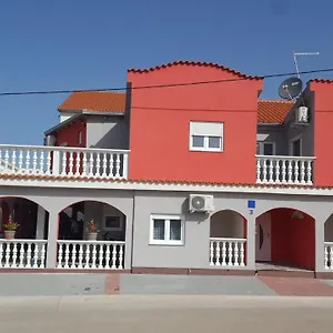 https://apartments-megi.hotelinzadar.com